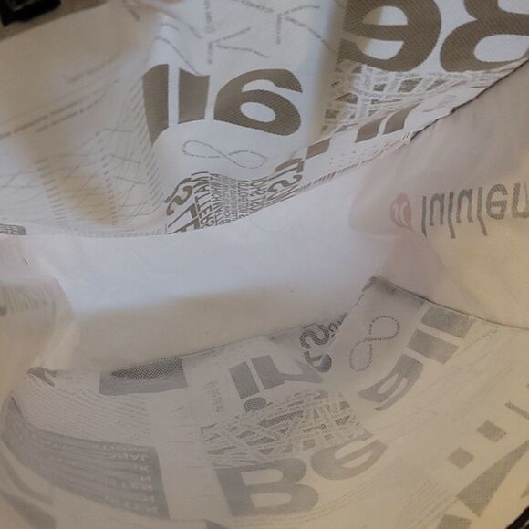 Lululemon bundle of 2 bags - Picture 3 of 8